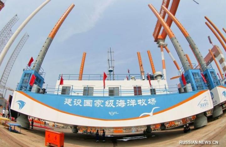 Китайцы показали три морские платформы-фермы самоподъемного типа (фото)