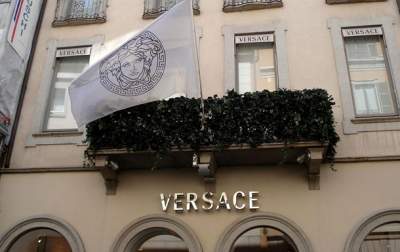 Дом моды Versace согласился на сделку в $2 млрд