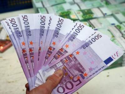 С украинцев могут взимать комиссию за обмен купюры в 500 евро